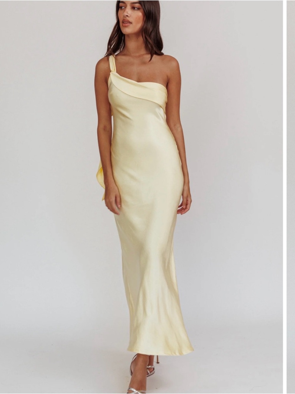 Selfie Leslie Pale Yellow One-Shoulder Satin Gown - Picture 3 of 3